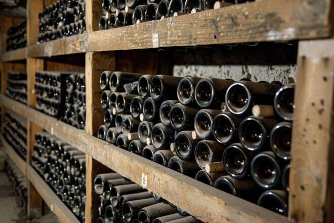 Image d'illustration. Stockage de vin